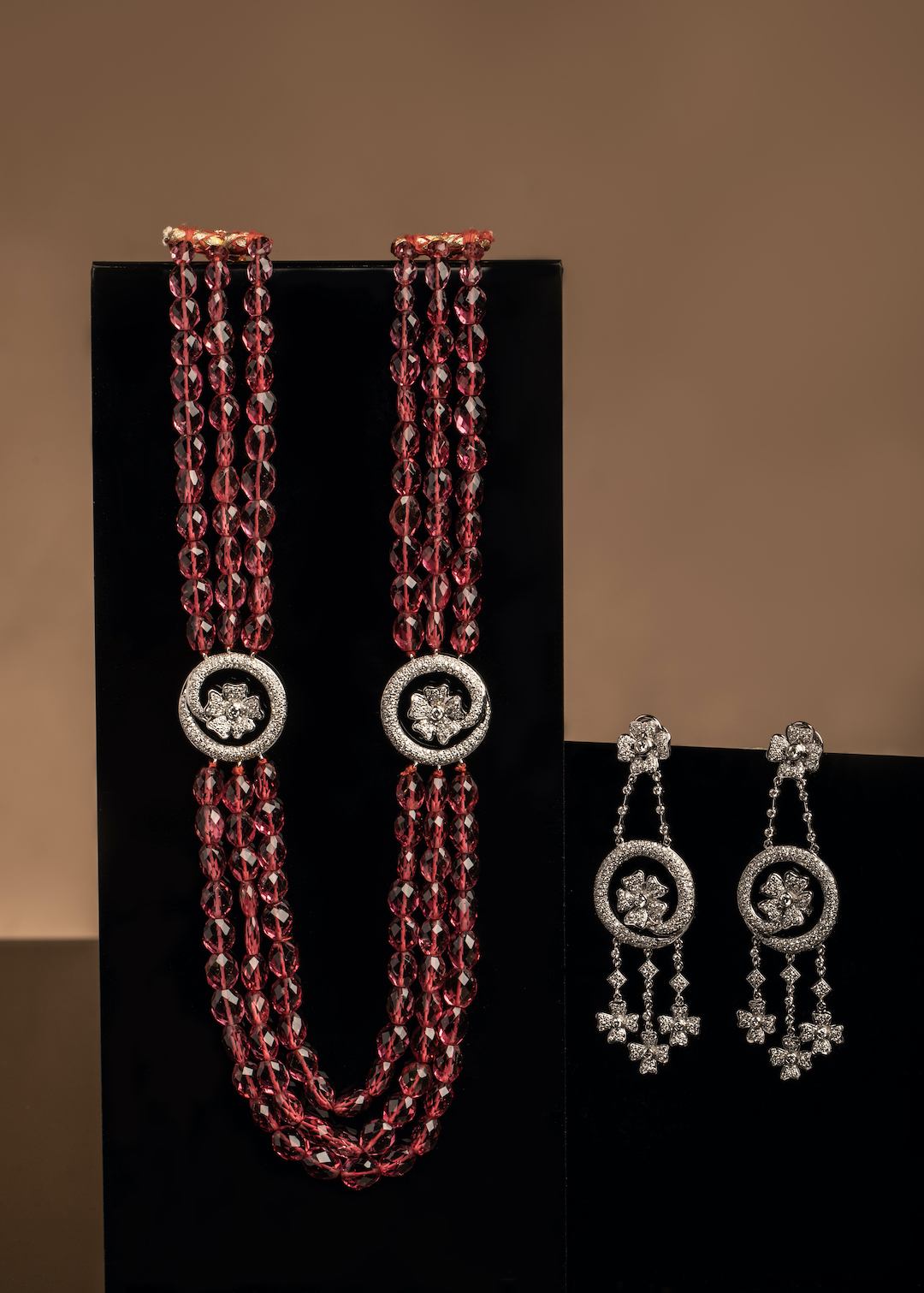 Tumble ruby and diamond necklace set